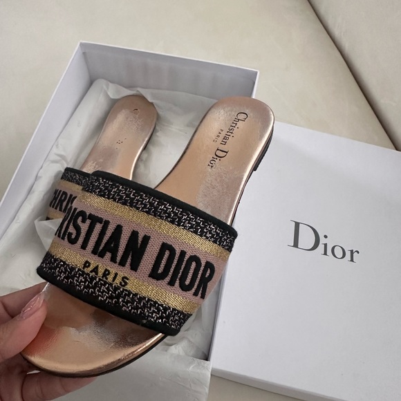 Dior ORIGINAL zise 6 1/2 - Picture 1 of 5